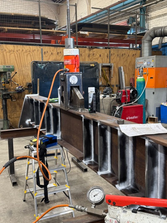 Proof-load testing of the 35-tonne lifting beam